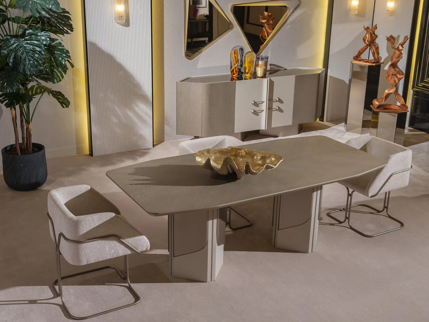 Ricamo Dining Table