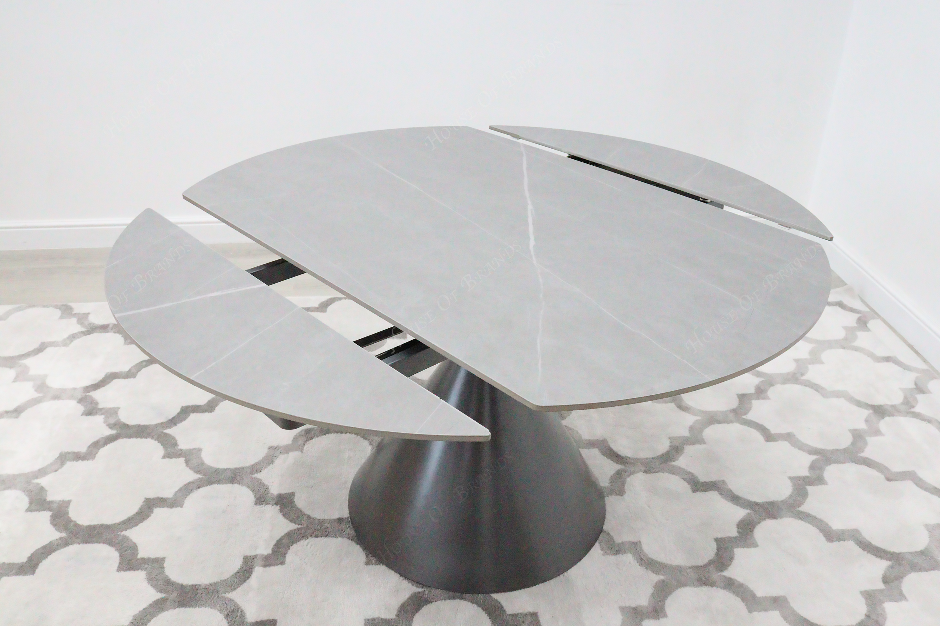 Alonso Round Extendable Ceramic Dining Table