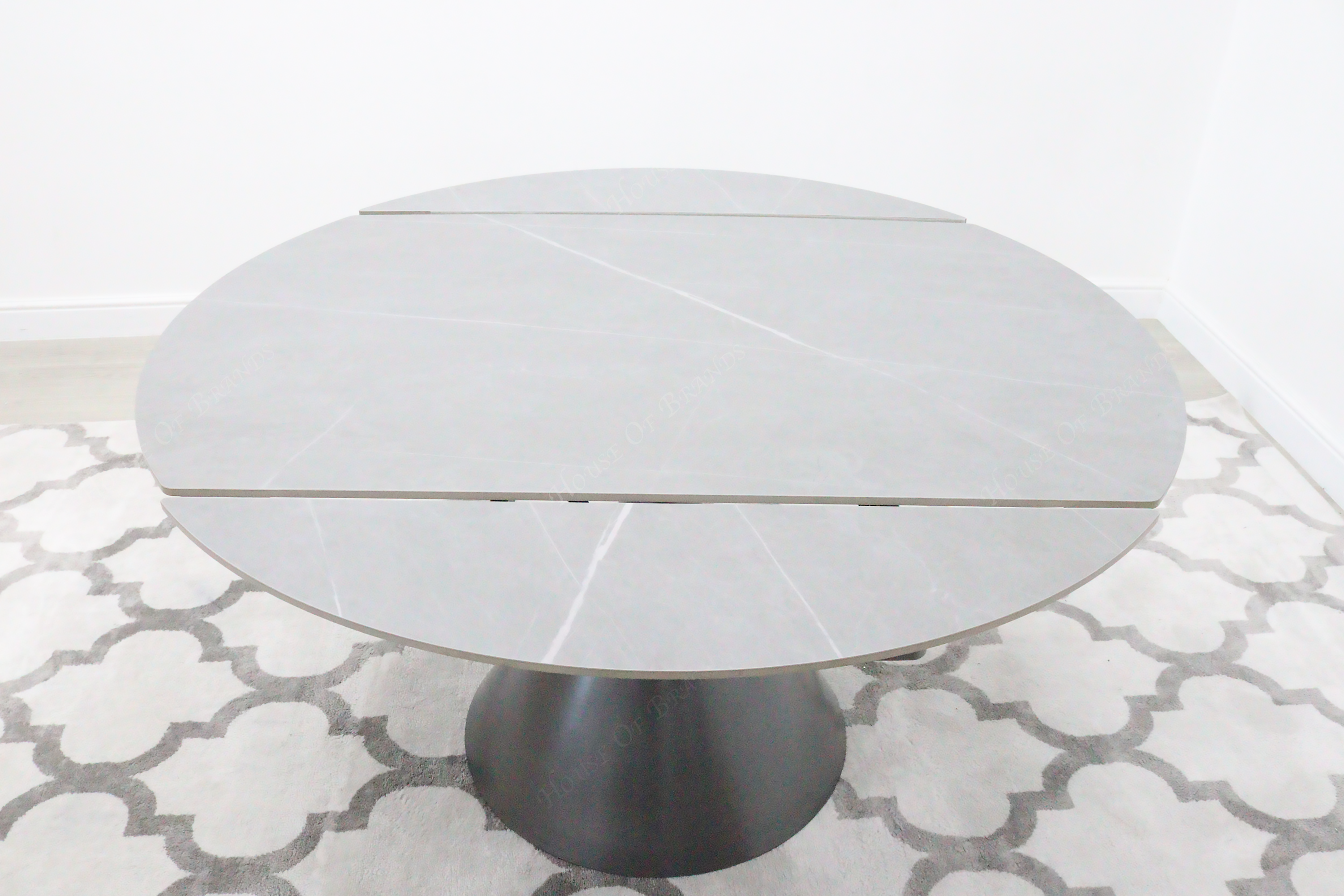 Alonso Round Extendable Ceramic Dining Table